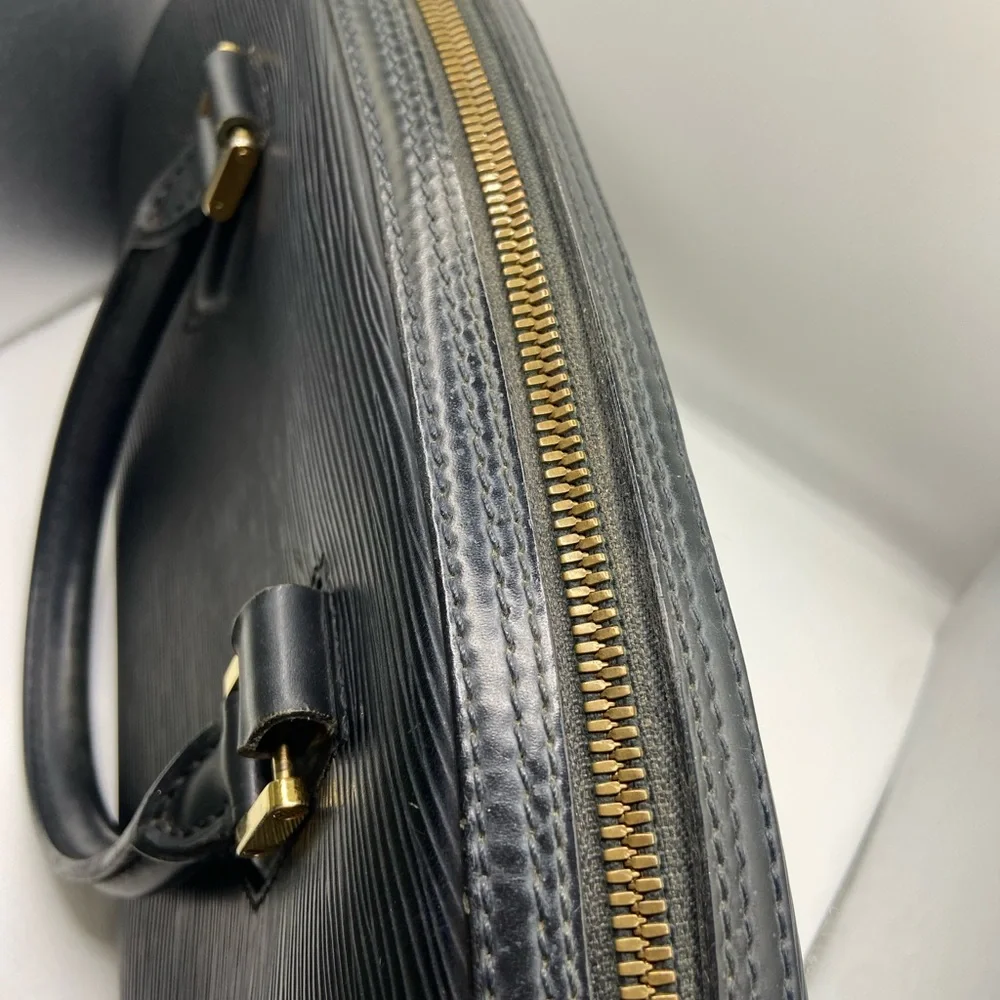 Louis Vuitton Epi Jasmine Leather Handbag VINTAGE
